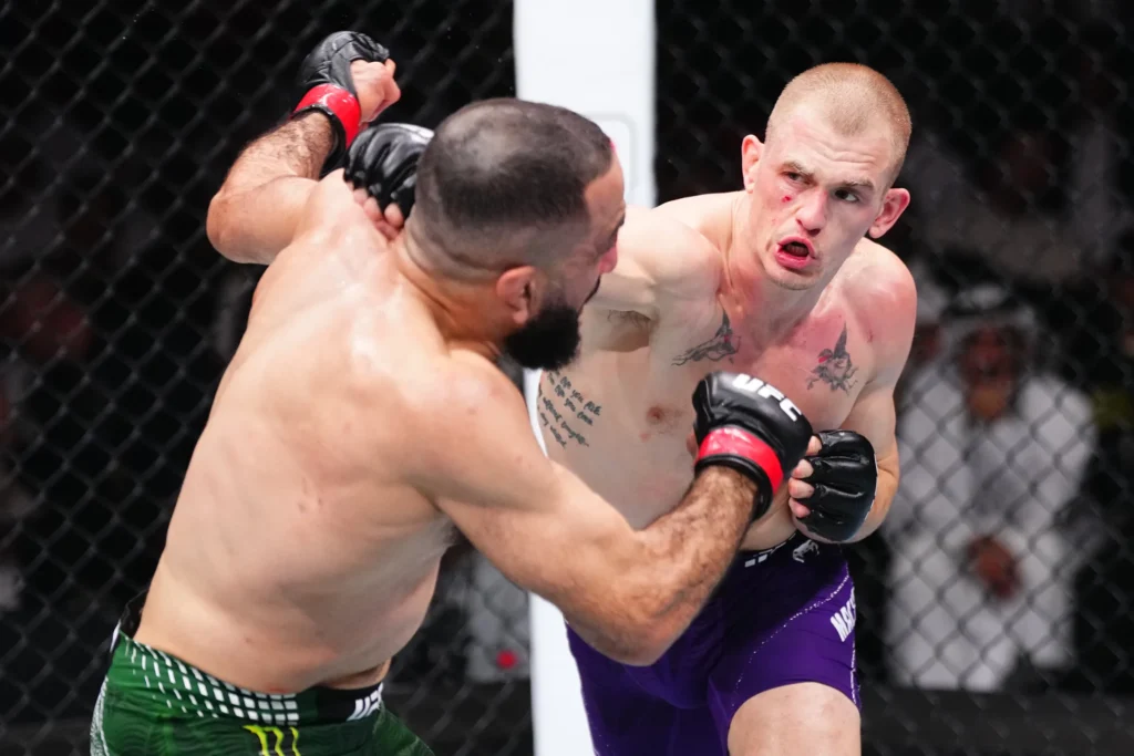 Ian Machado-Garry derrota Belal Muhammad por decisão unânime no UFC Catar