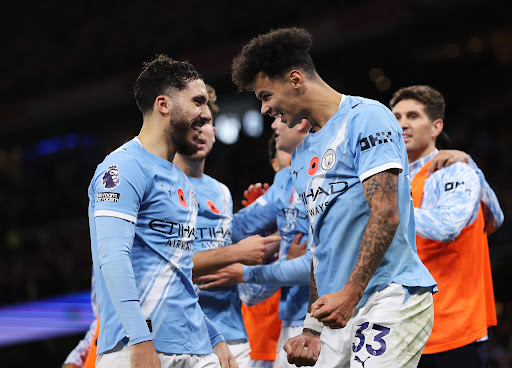 Nico O'Reilly comemora o terceiro gol do Manchester City diante do Bournemouth