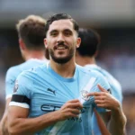 Rayan Cherki comemora o gol marcado. Foto: Michael Regan/Getty Images