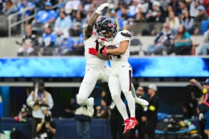 Texans vence Chargers.
