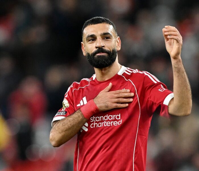 Salah é reverenciado pelos torcedores em Anfield. Foto: Liverpool FC/Liverpool FC via Getty Images.