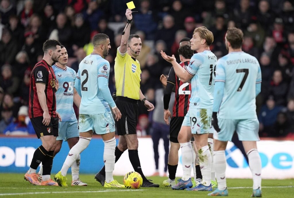 Uma das equipes ameaçadas ao rebaixamento, o Burnley empatou com o Bournemouth, no último sábado. Foto: Andrew Matthews/PA Images via Getty Images.