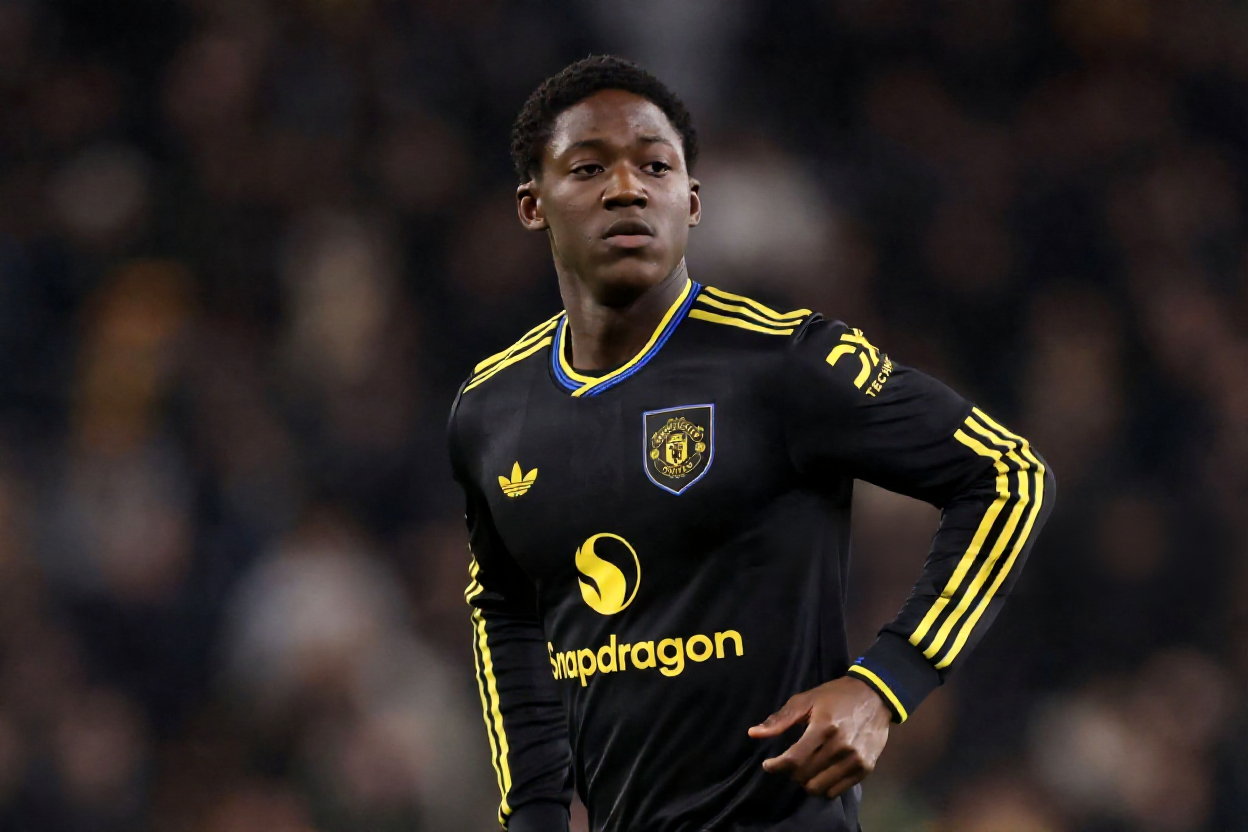 Mainoo esteve em ação na última partida do Manchester United — vitória sobre o Wolverhampton, por 4 a 1, fora de casa. Foto: Catherine Ivill/AMA/Getty Images
