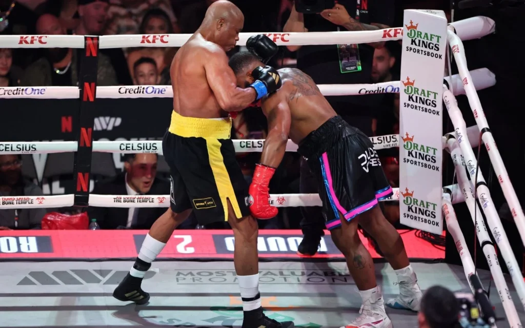 Além do nocaute de Anthony Joshua em Jake Paul, a noite reservou também uma atuação de gala de Anderson Silva 