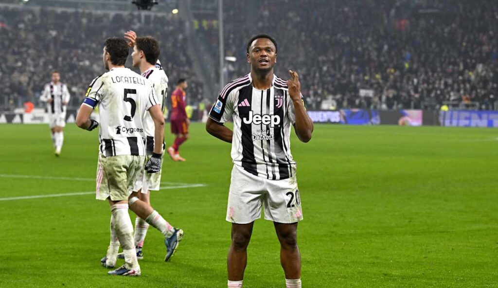 Openda comemora o gol marcado. O camisa 20 foi autor do segundo tento da Juventus contra a Roma. Foto: Divulgação / Juventus