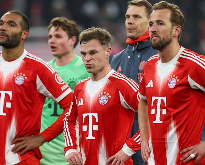 Jogadores do Bayern se lamentam. Foto: IMAGO/Revierfoto.