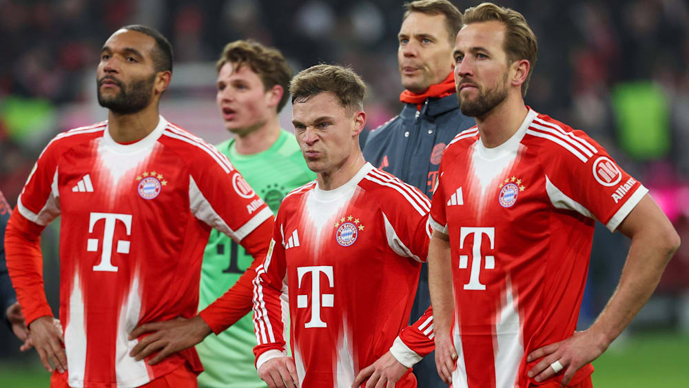 Jogadores do Bayern se lamentam. Foto: IMAGO/Revierfoto.