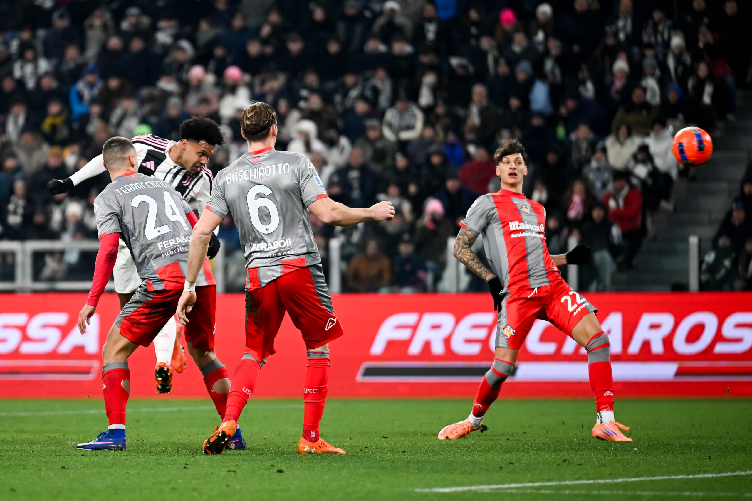 McKennie marca para Juventus diante da Cremonese
