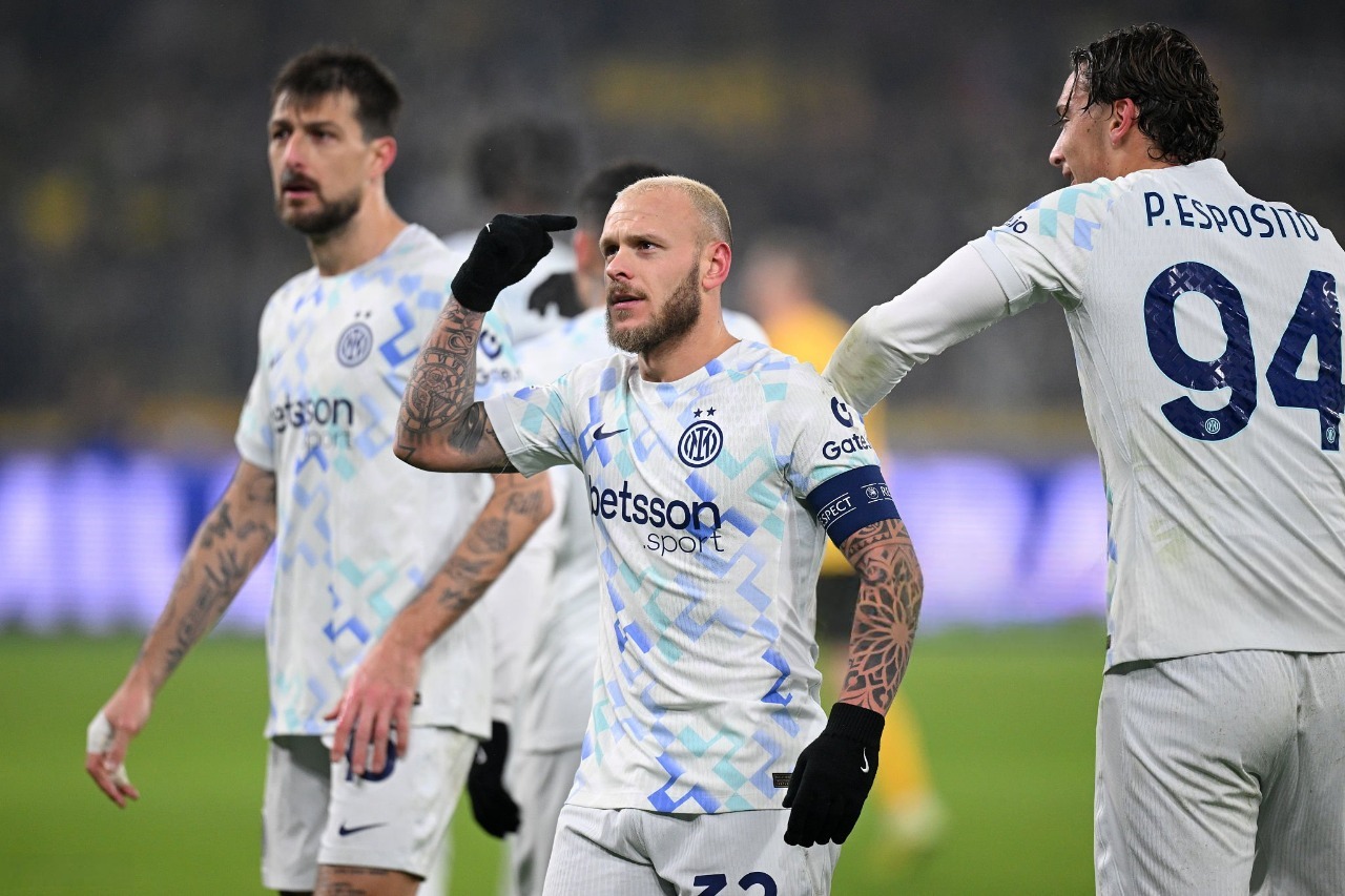 Autor do primeiro gol da Inter, Dimarco comemora o gol. Foto: Stuart Franklin/Getty Images