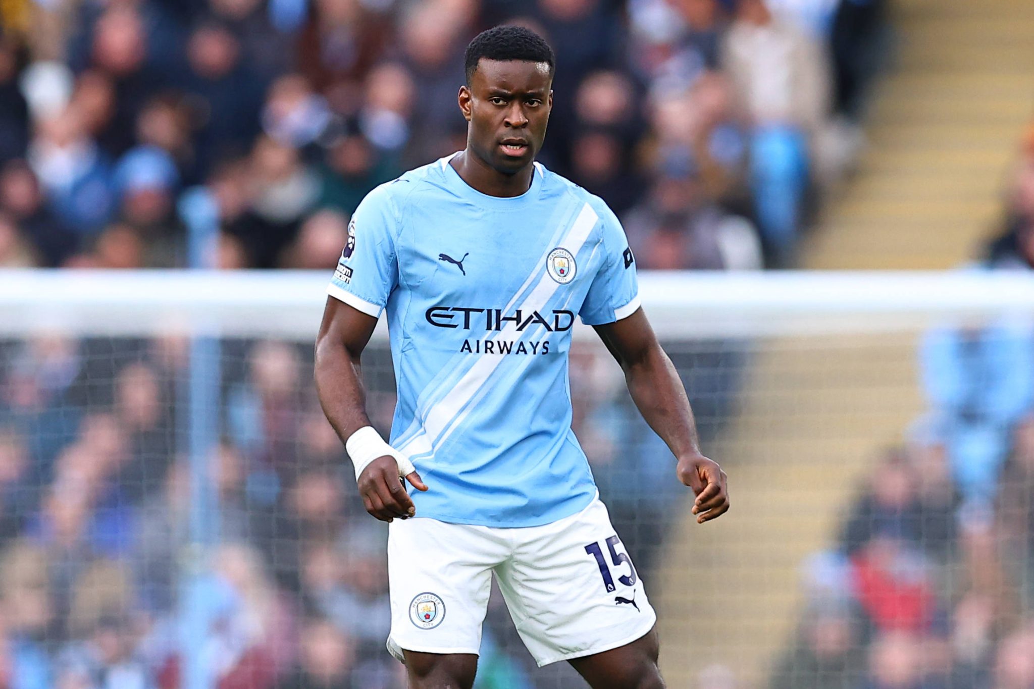 Guéhi, zagueiro do Manchester City. Foto: IMAGO.