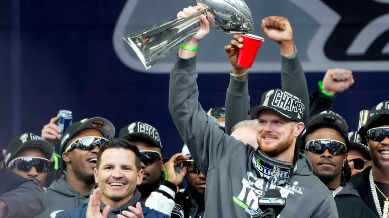 NFL: Times que foram aos playoffs que melhoraram ou pioraram para 2026