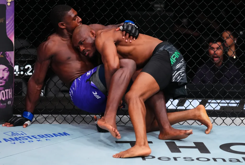 Joaquin Buckley foi dominado por Kamaru Usman