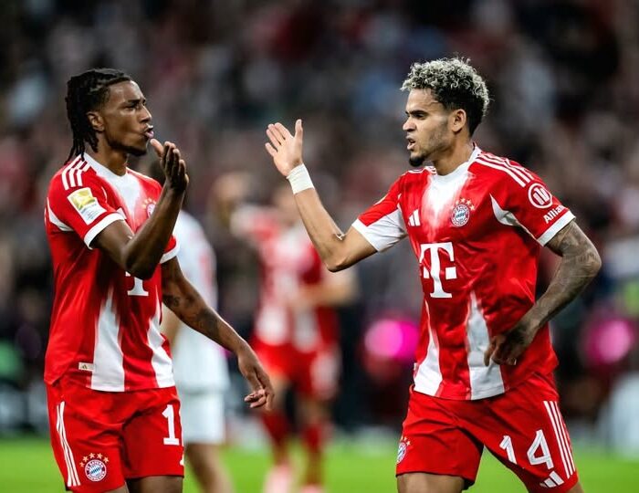 Luis Diaz e Olise Bayern de Munique