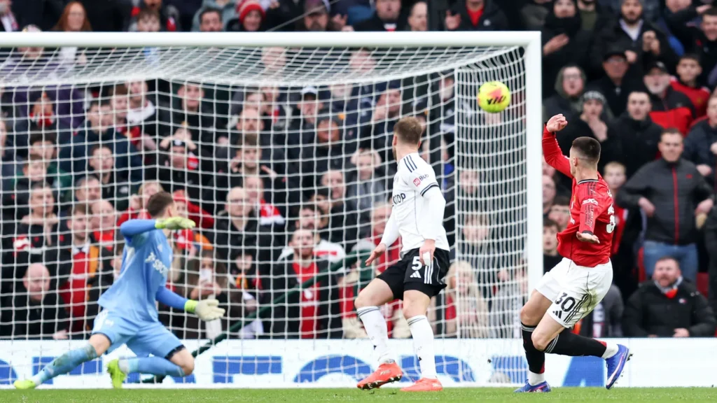 O gol do 3 a 2, marcado por Sesko. Foto: Reprodução/Premier League.