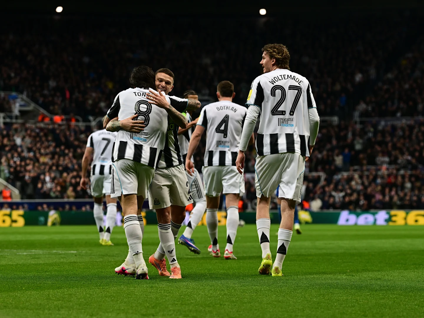 Jogadores do Newcastle comemoram. Foto: Divulgação/Newcastle United.