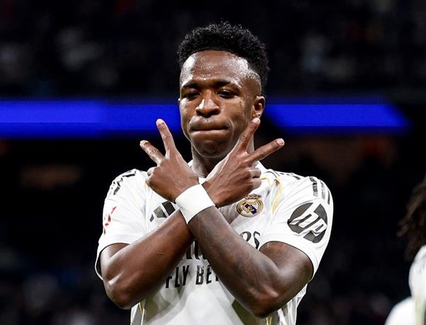 Vinicius Júnior fez dois gols na vitória do Real Madrid sobre a Real Sociedad mercado
