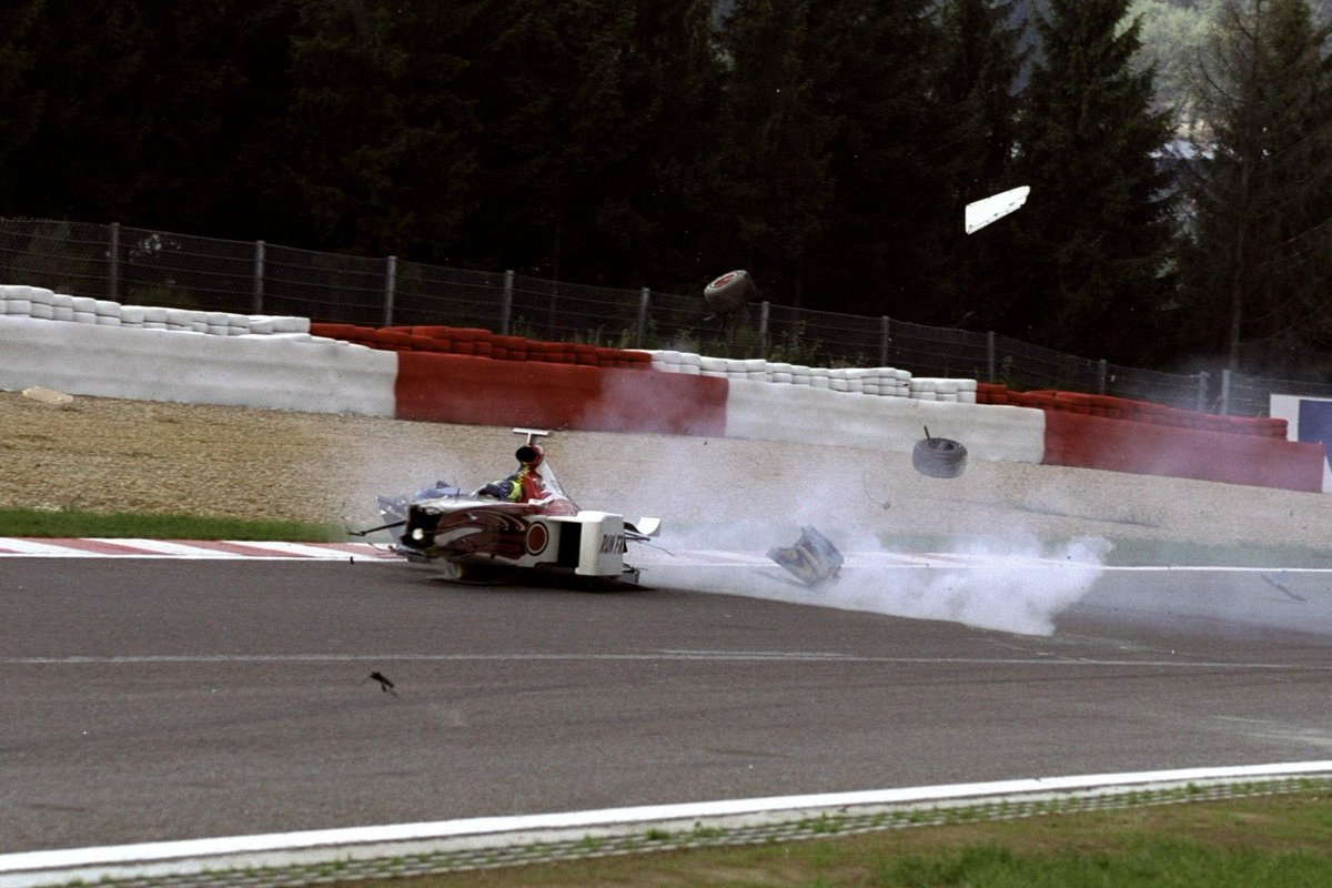 Ricardo Zonta sofre acidente em Spa 1999