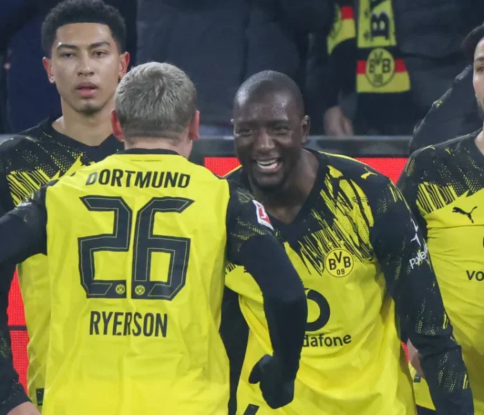 Ryerson e Guirassy vibram juntos. Foto: Reprodução/Bundesliga.