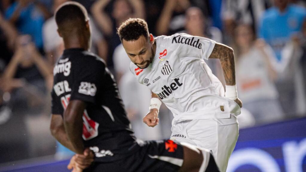 Neymar foi decisivo na vitória do Santos contra o Vasco, marcando dois gols, sendo o primeiro neste chute de primeira