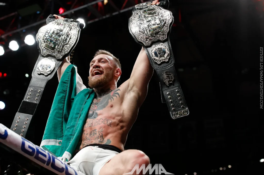 Conor McGregor ainda vive dos cinturões conquistados há tempos atrás