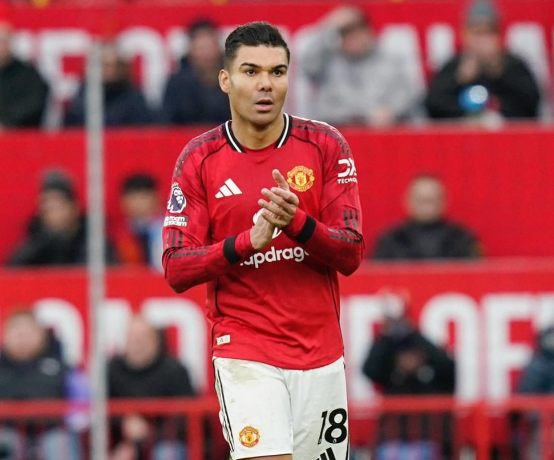 Sem Casemiro, United mira outros volantes