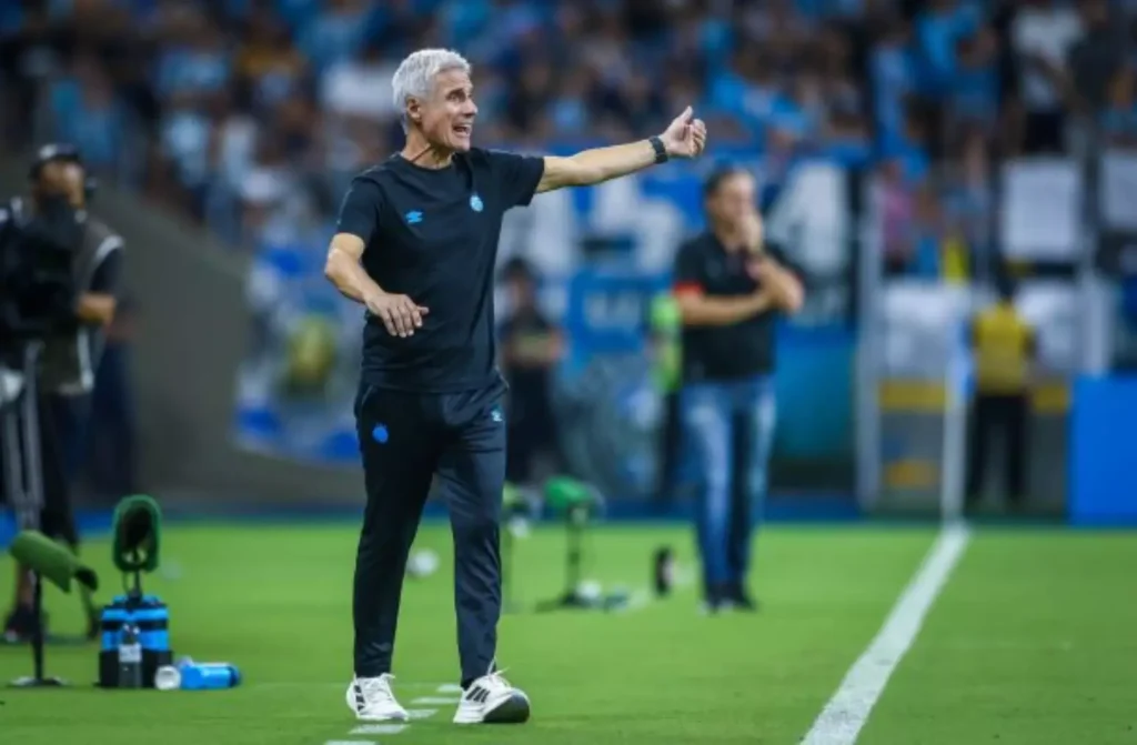 Grêmio de Luís Castro aos poucos encontra seu caminho depois de remontar elenco