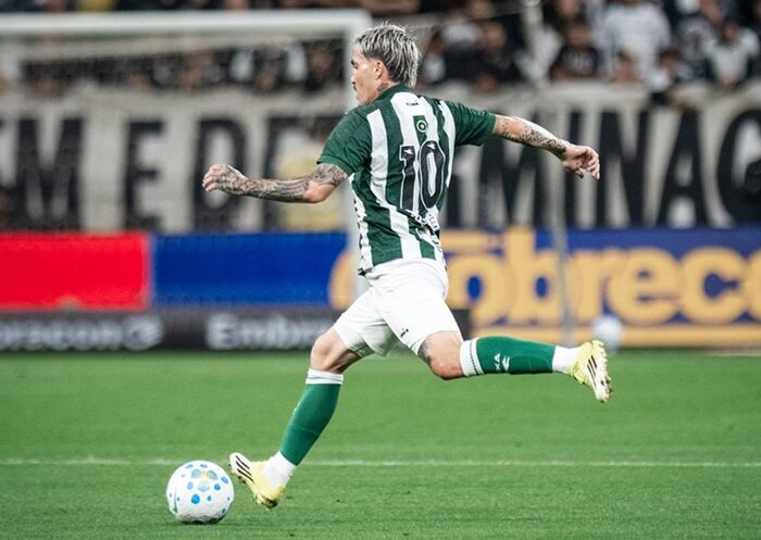 Coritiba vence Corinthians na Neo Química Arena