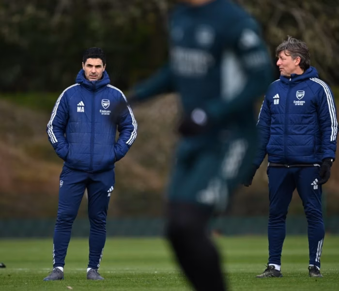Mikel Arteta na sessão de treinamento do Arsenal. Foto: Divulgação/Arsenal