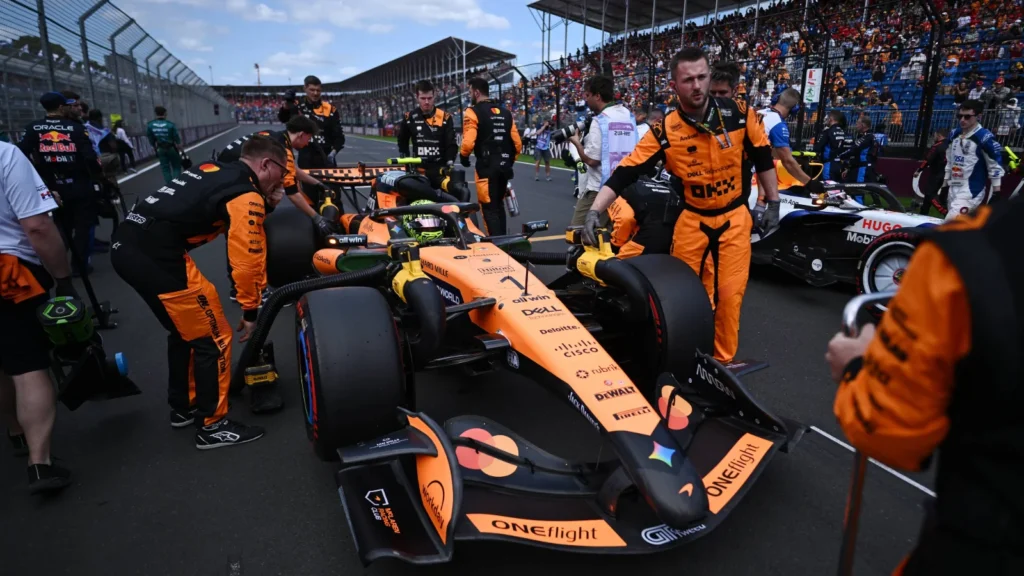 McLaren tem péssimo início de temporada em 2026, mas Zak Brown segue otimista