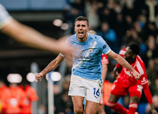 Rodri, do Manchester City, em ação diante do Nottingham Forest