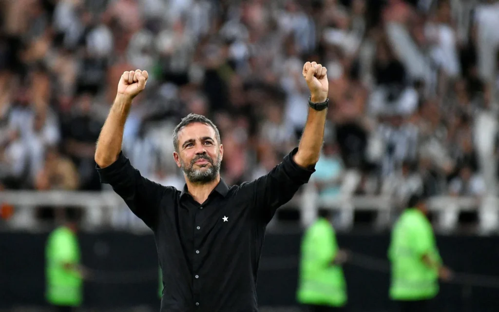 Artur Jorge se tornou rapidamente um dos maiores técnicos da história do Botafogo e agora quer repetir a dose no Cruzeiro