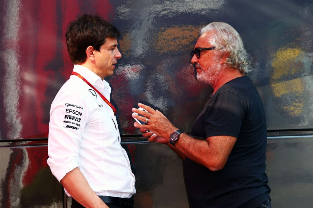 Flavio Briatore (Alpine) e Toto Wolff (Mercedes)