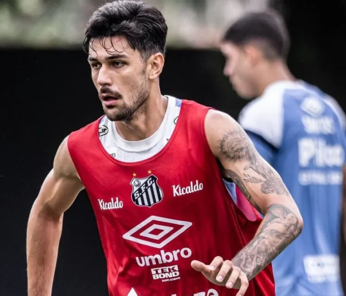João Basso nos treinamentos do Santos. Foto: Raul Baretta/Santos FC