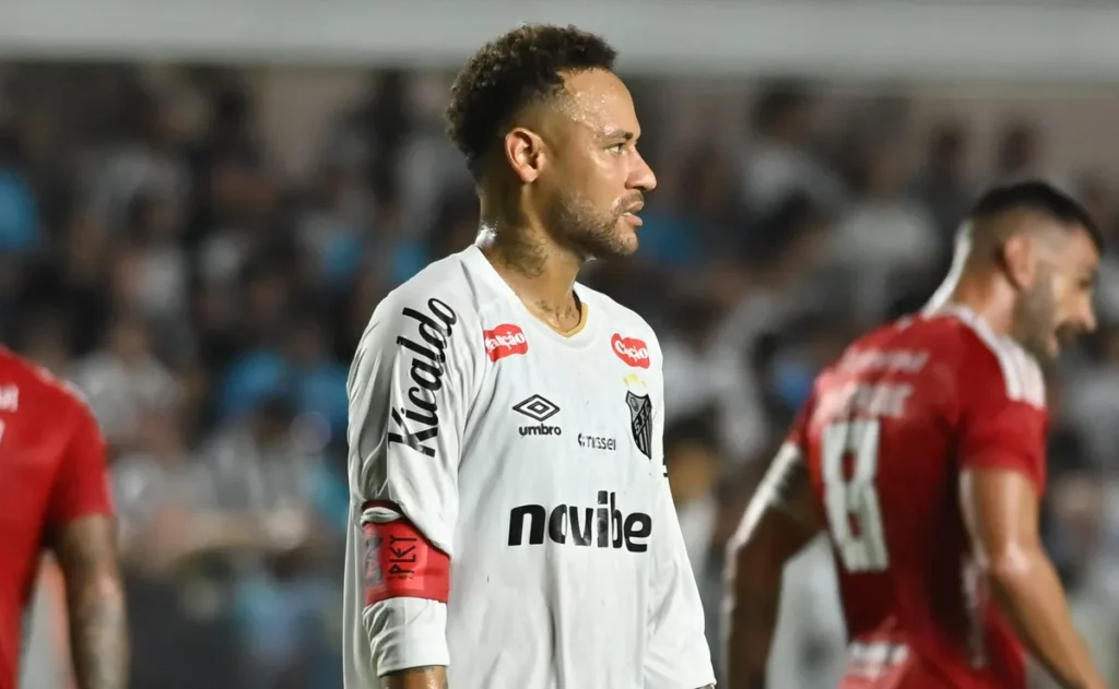Neymar faz gol, mas não evita derrota do Santos para o Internacional por 2 a 1