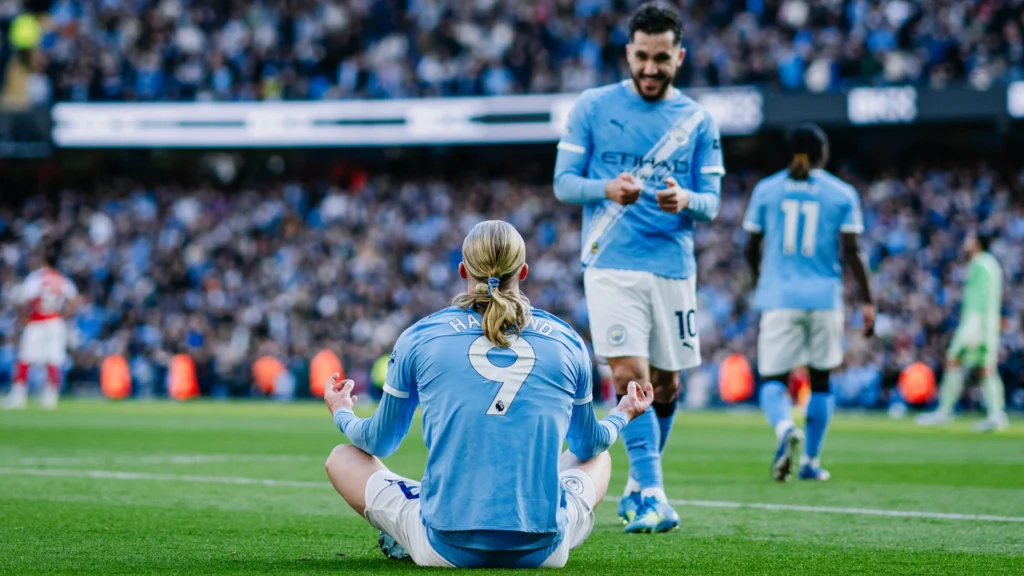 Haaland e Cherki deram show na vitória do Manchester City sobre o Arsenal por 2 a 1