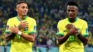 Vinicius Jr. e Raphinha são titulares absolutos após amistosos? Confira