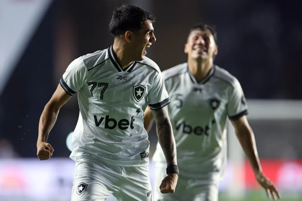 Villalba fez grande partida, marcou o gol de empate e foi essencial na virada do Botafogo sobre o Vasco por 2 a 1 