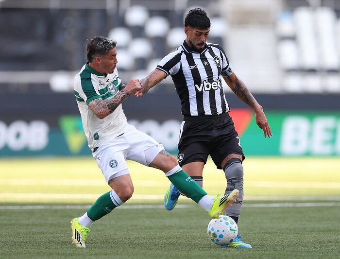 Botafogo e Coritiba empataram em 2 a 2
