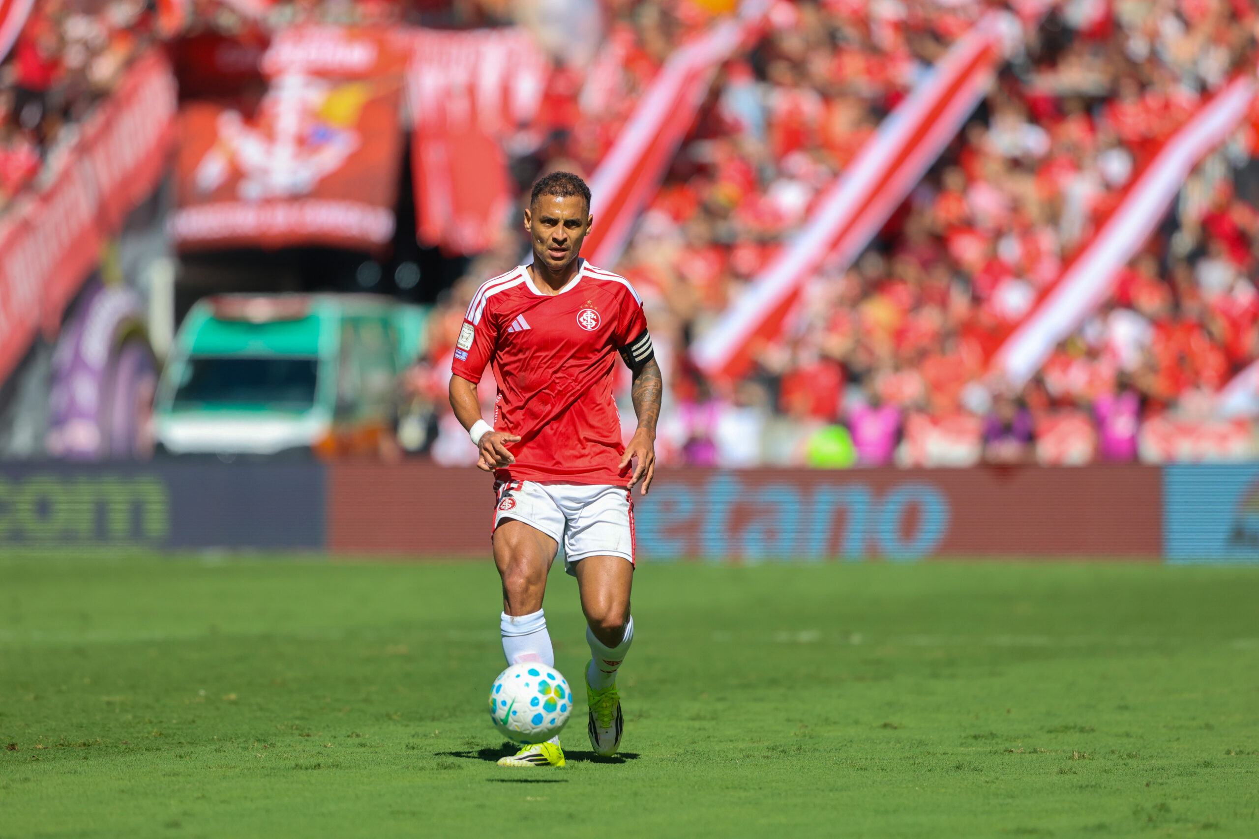 Alan Patrick, Internacional