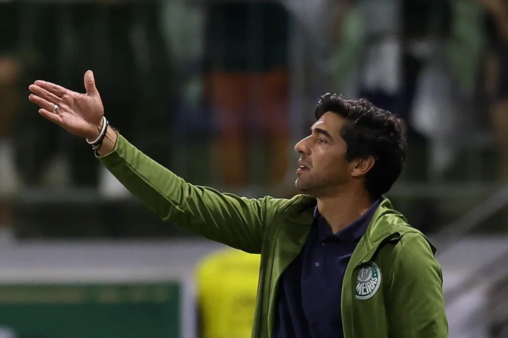 Abel Ferreira, do Palmeiras, é um dos treinadores que faz mais a diferença dentro de campo