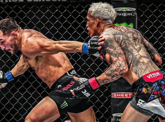 Michael Chandler perdeu para Charles Oliveira