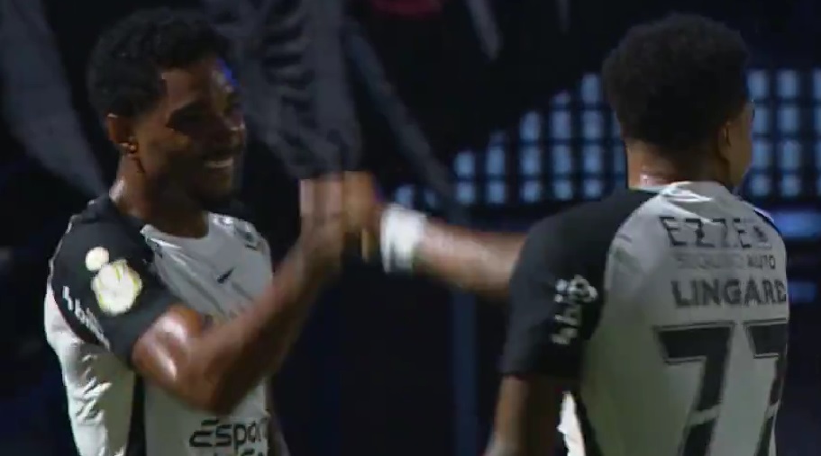 Corinthians vence Barra-SC com gol de Lingard