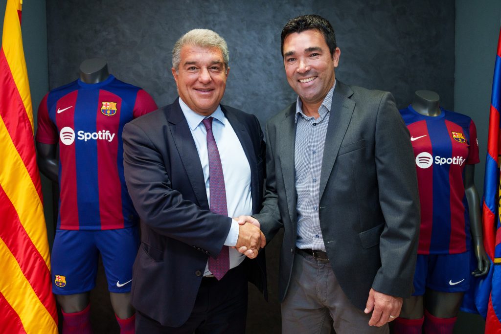 Joan Laporta e Deco, ambos membros da gestão atual do Barcelona. Foto: Divulgação/FC Barcelona.