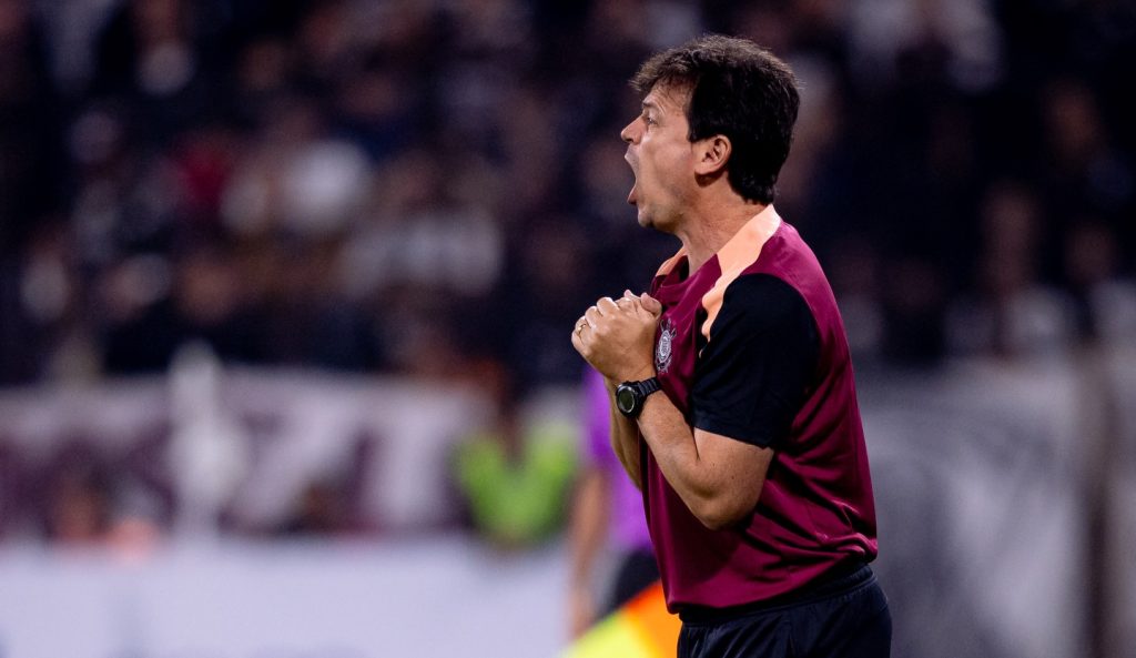 Fernando Diniz tem peças no Corinthians para “recriar” o Fluminense de 2023?