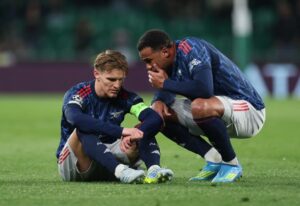 Odegaard está segurando o Arsenal ou é o time que não consegue mais contar com ele? - Premier League