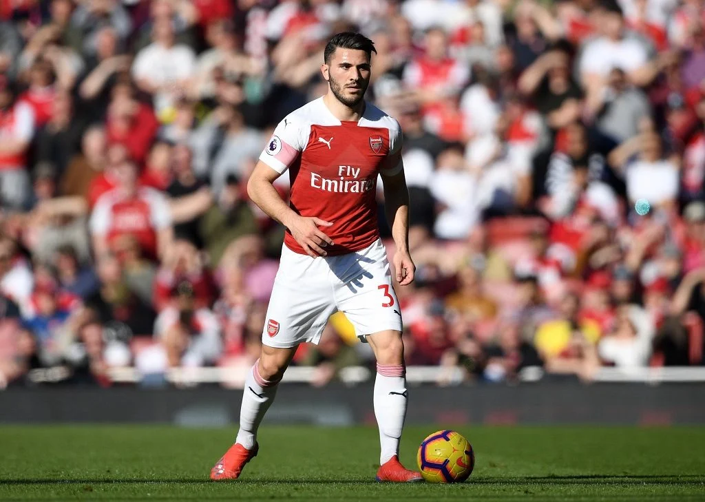 Defensor da seleção da bósnia, Kolasinac atuando pelo Arsenal. Foto: Reprodução/Squawk Football