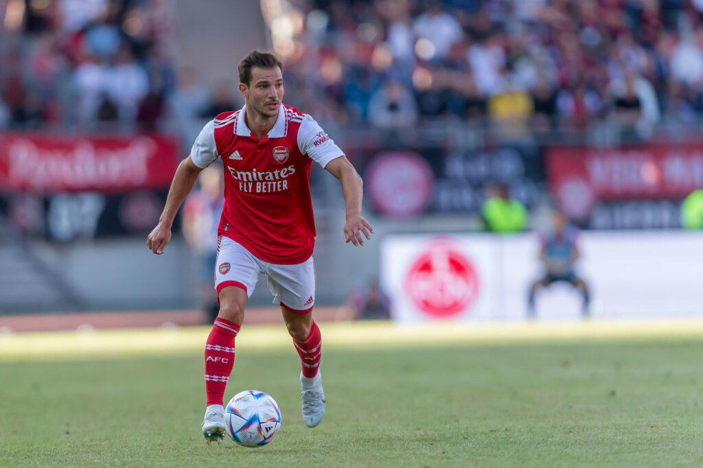 Cédric Soares pelo Arsenal. Foto: Reprodução/Sport.fr