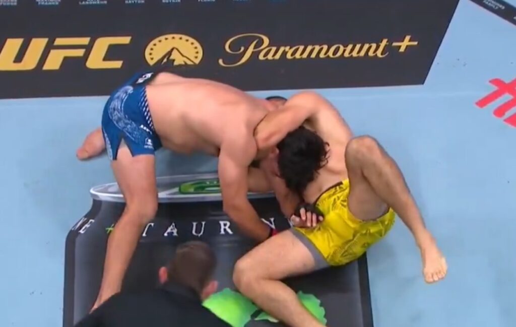 Vicente Luque conseguiu uma finalização espetacular diante de Kevin Gastelum