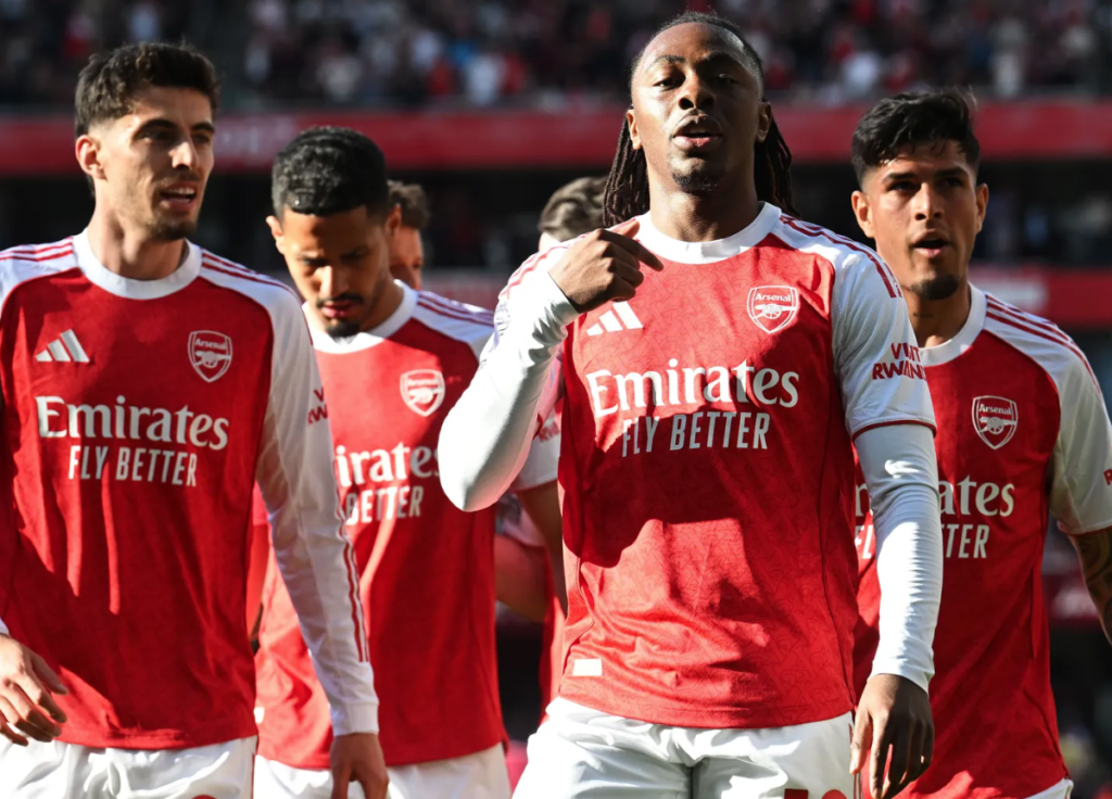 Eze marcou um golaço e garantiu a vitória do Arsenal, por 1 a 0, sobre o Newcastle 