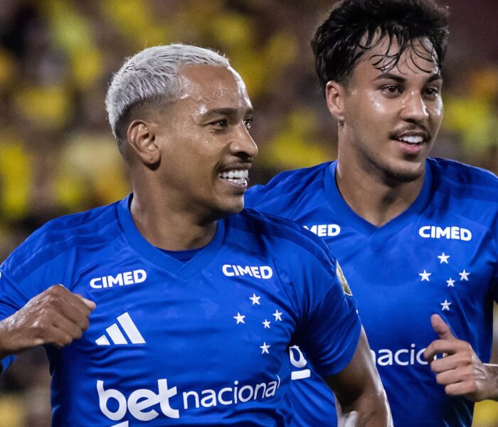 Cruzeiro vence Barcelona